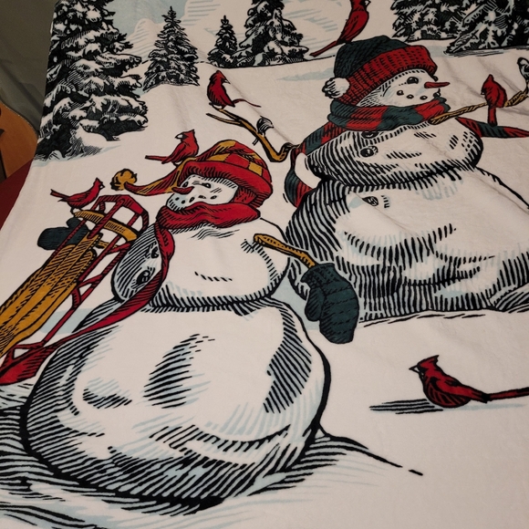 Hallmark Fleece Christmas Blanket - Picture 2 of 11